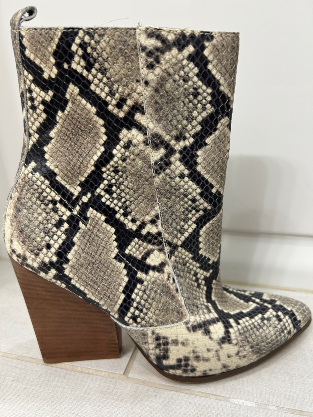 Women's Leather Snake-Print Pointed Toe Booties size 8